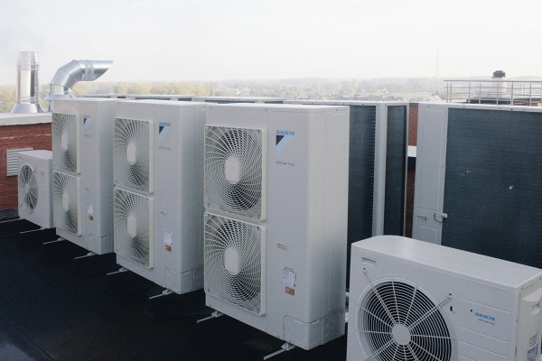 daikinmerchtembuitenunits1_1.jpg