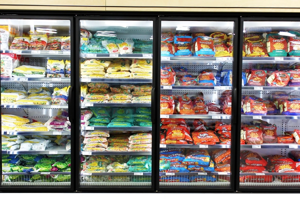 32900594diepvriesproductenopplankenineensupermarkt.jpg
