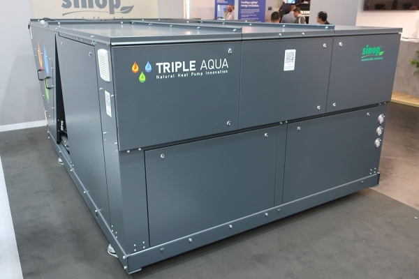 cc103nptripleaqua17modellen3.jpg